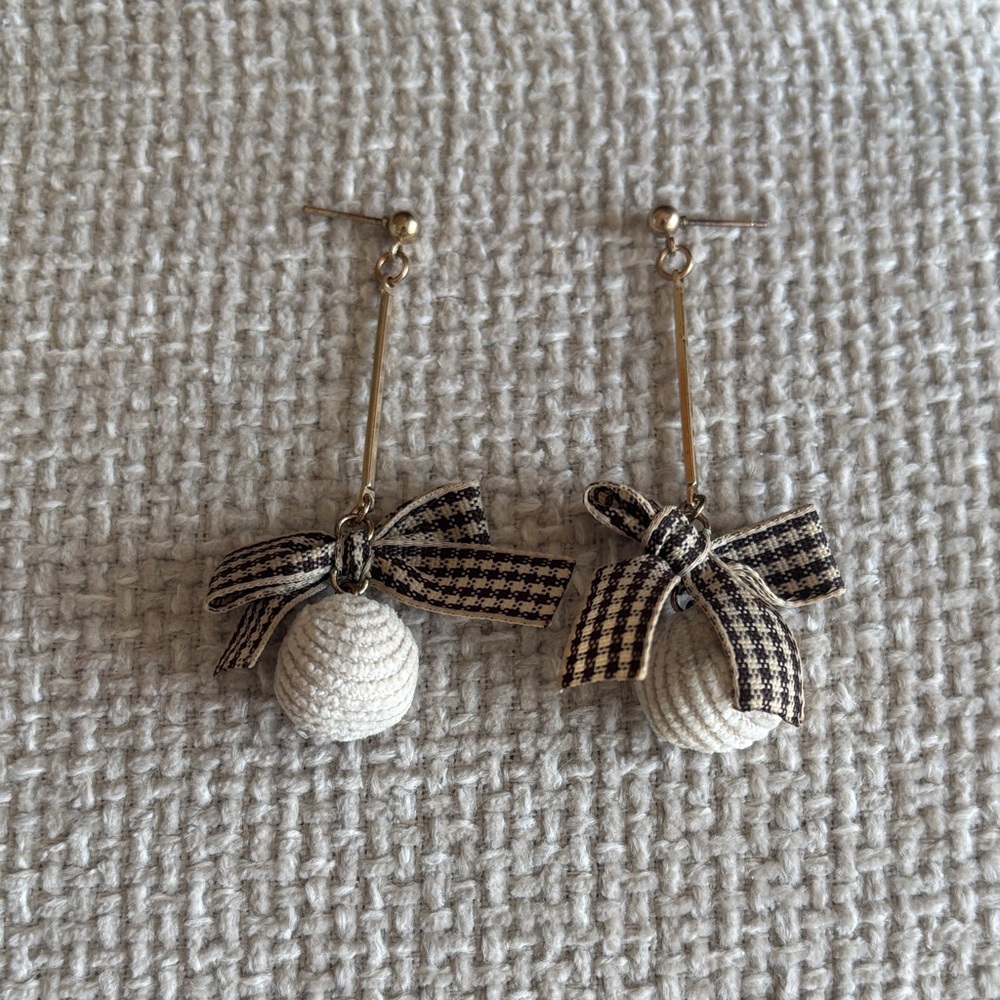Gingham Earrings with Bow